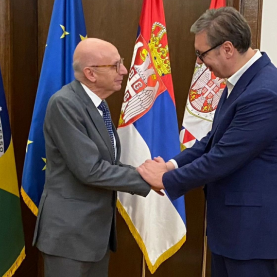 Vučić razgovarao sa čuvenim profesorom Nastarijem iz Brazila FOTO