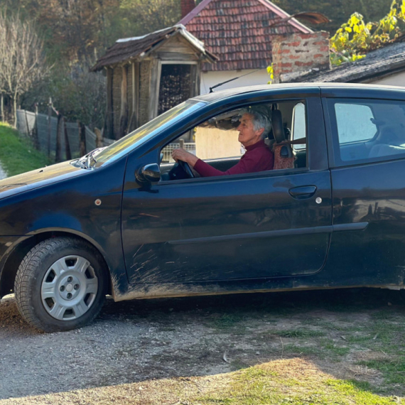 Baka Zorka je čudo od žene: Položila vožnju u 71. godini FOTO