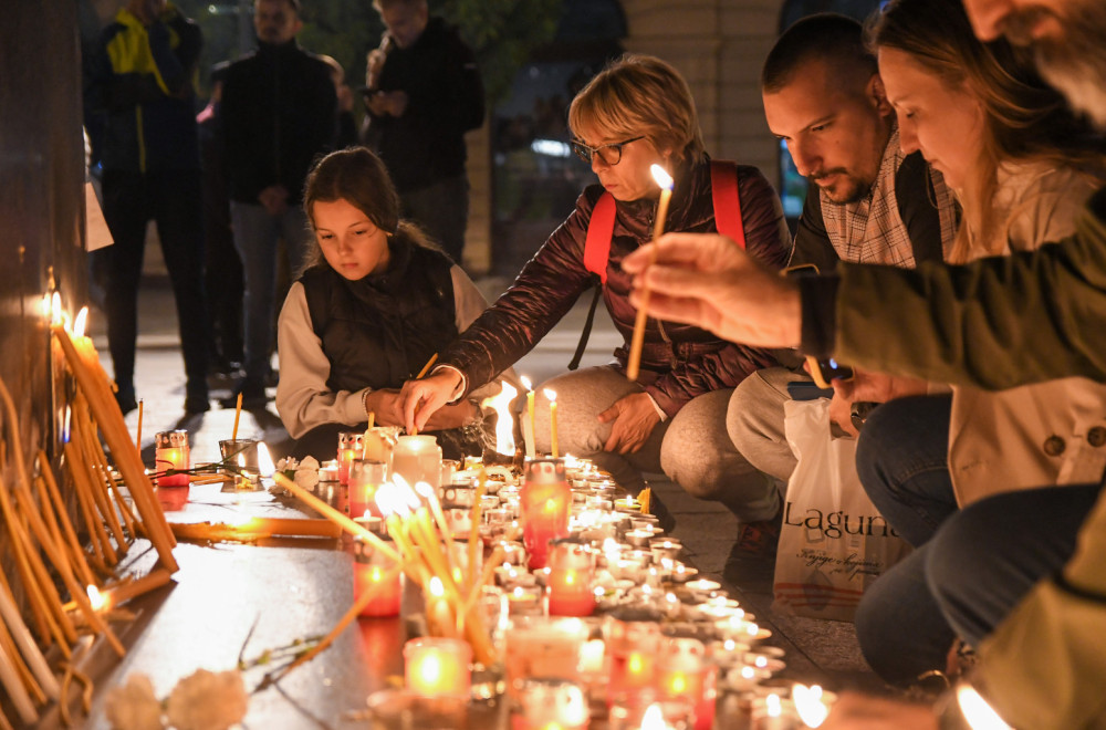 Sarajevski umetnik uputio apel: "Dajte krv i ne dajte da vam otmu ljudskost" FOTO