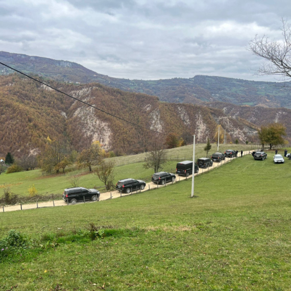 Otkriveni detalji drame: Alija prelaze iz jedne u drugu zemlju; Dosta lažnih dojava, a teren nepristupačan