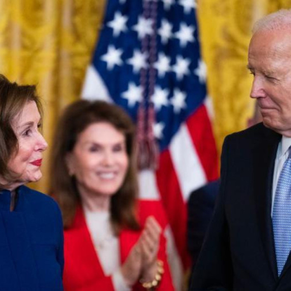 Pelosi krivi Bajdena za poraz demokrata na izborima