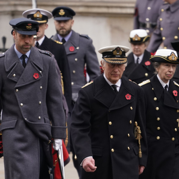 Kralj Čarls predvodio ceremoniju u znak sećanja na poginule u svim ratnim sukobima