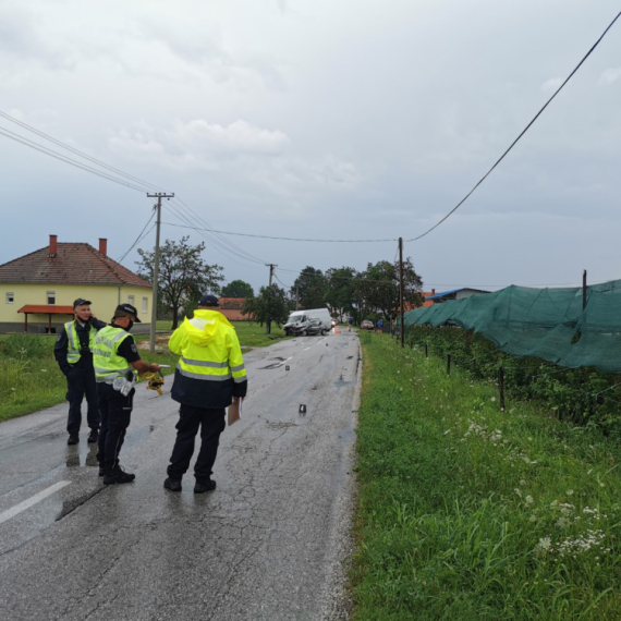 Teška saobraćajna nesreća kod Čačka: Povređena jedna osoba FOTO