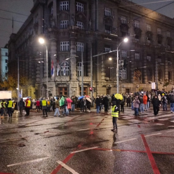 Debakl opozicije u sat i 30 minuta; Protestanti besni zbog političara: Nikada više sa ovom opozicijom FOTO