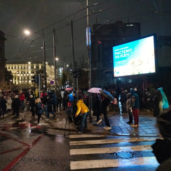 Postali su predmet ismevanja na društvenim mrežama: "Ko je lud da rastura ovakvu opoziciju" FOTO