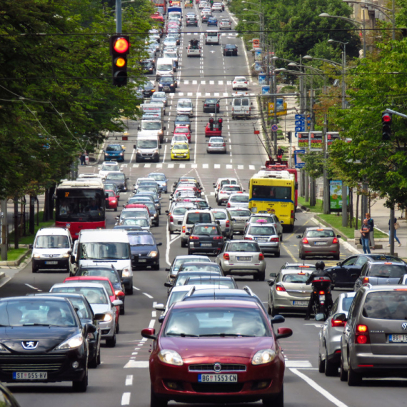 Paralisan Beograd; Kilometarske kolone, vozila mile FOTO