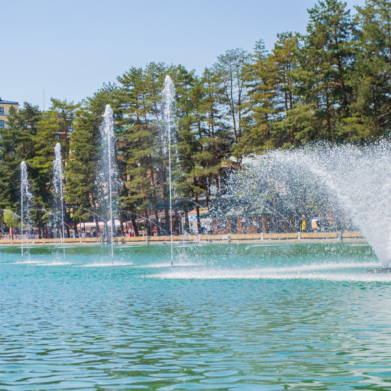 Zlatibor za praznike pun kao šibica: Hiljade turista na najpopularnijoj srpskoj planini