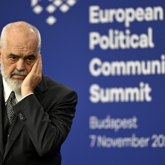 Edi Rama ljut: Kakav je smisao?