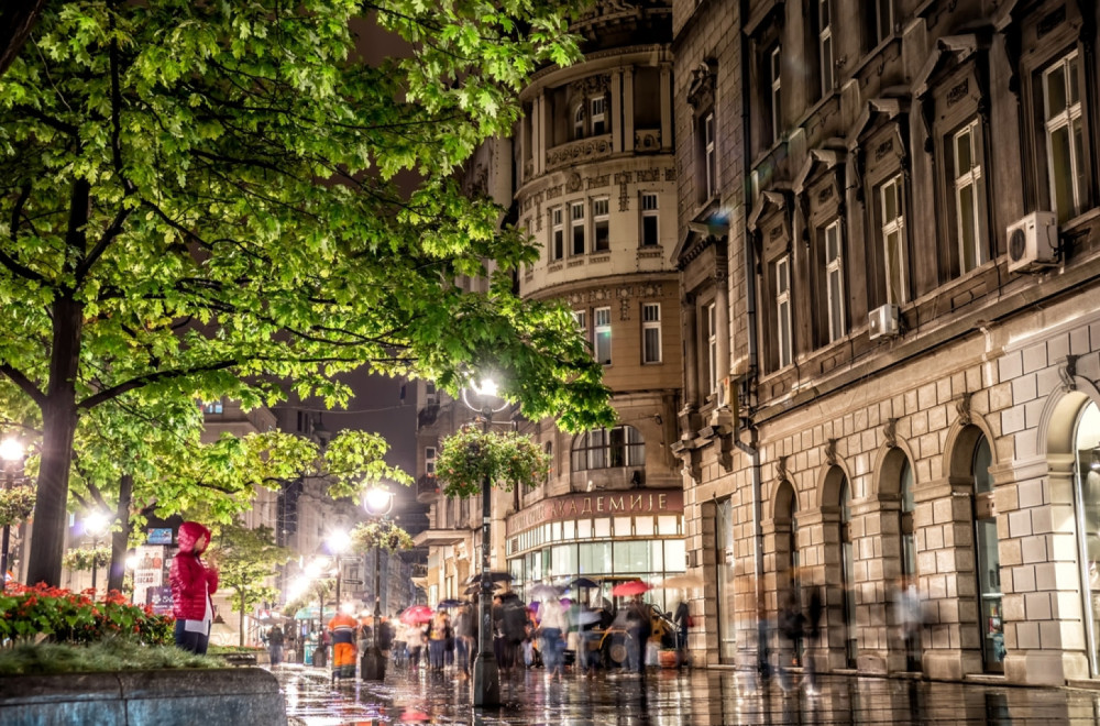 Devojka napadnuta zbog kape usred Beograda FOTO