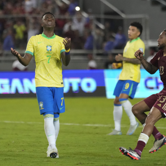 Totalna ludnica – Vinisijus promašio penal, Brazil žali zbog istorijskog remija VIDEO