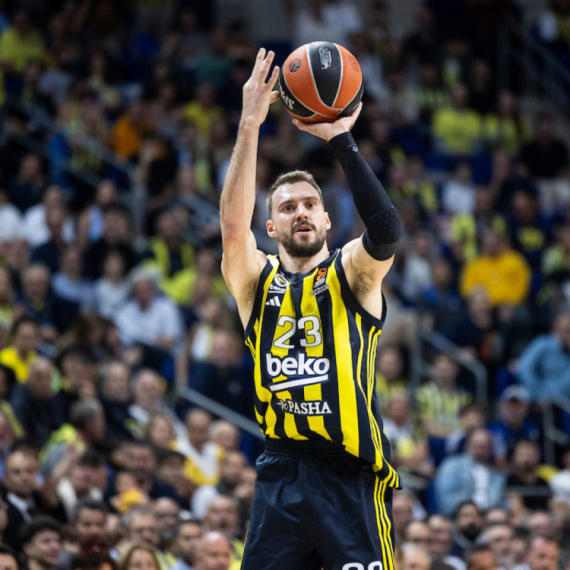 Gudurić ubacio 13 – Fener razbio Efes