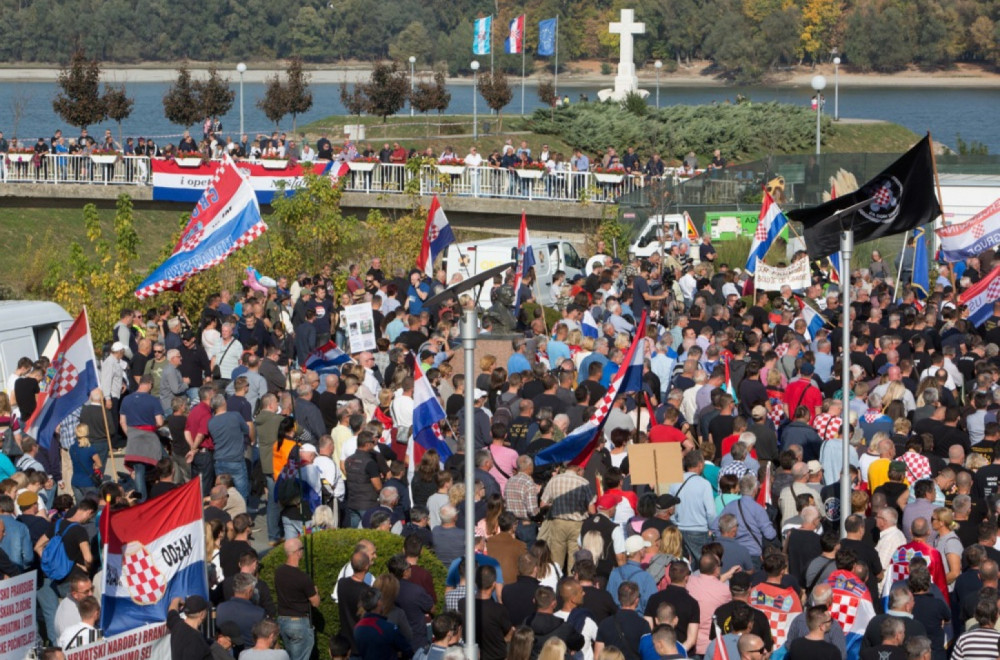 Kolona sećanja u Vukovaru bez predsednika Zorana Milanovića