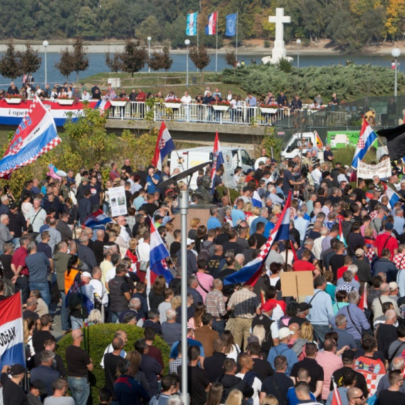 Kolona sećanja u Vukovaru bez predsednika Zorana Milanovića