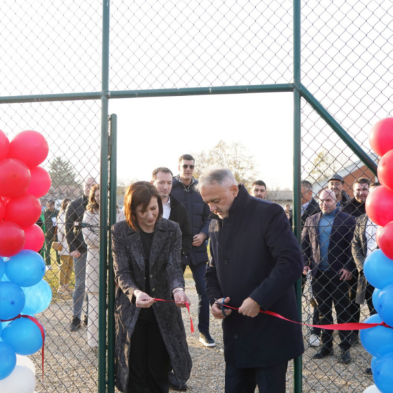 Trstenik dobio novi teren za mali fudbal FOTO