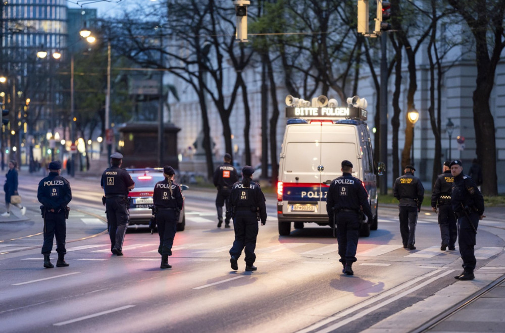 Dignuta uzbuna u Beču: Beba nestala iz bolnice; Policija češlja sve, totalna blokada FOTO