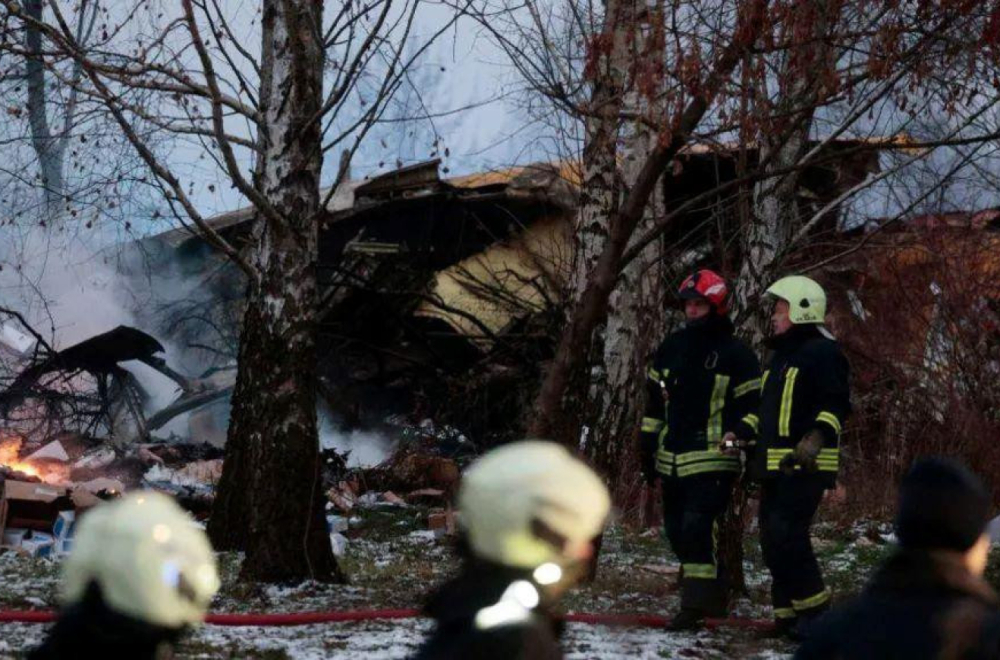 Boingov avion pao u Litvaniji: Jedan član posade poginuo, troje povređeno