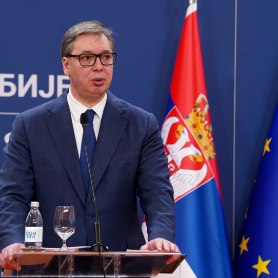 Vučić u intervjuu na BBC-u: "Ne sedim na dve stolice. Sedim samo na jednoj – srpskoj stolici" FOTO/VIDEO