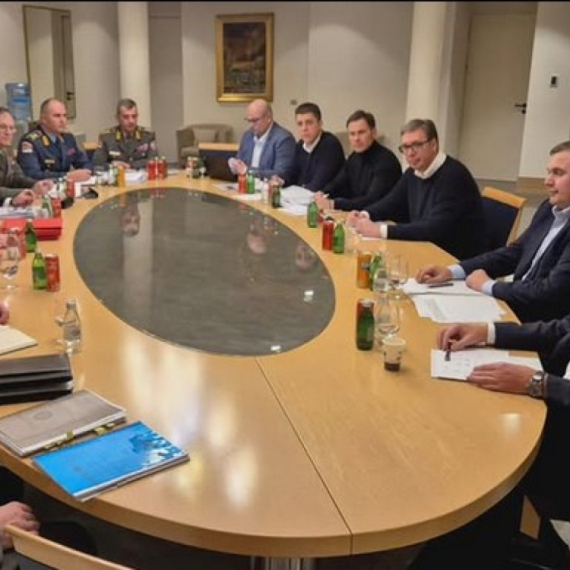 Vučić met with the military leadership of Serbia: He sent a strong message PHOTO