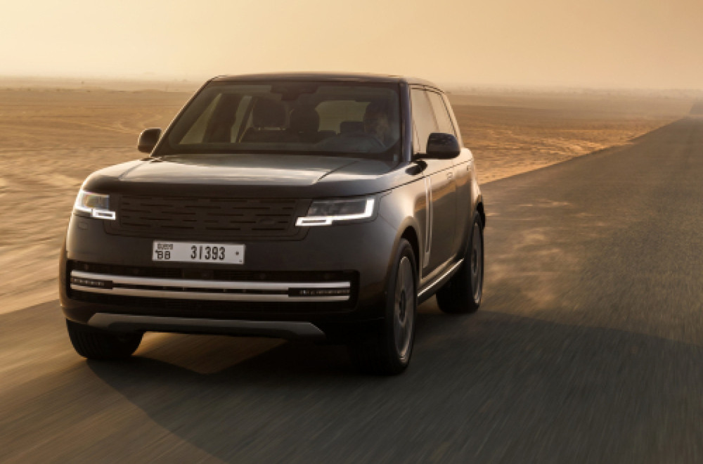 Nove fotografije: Range Rover Electric pokorava arapsku pustinju FOTO