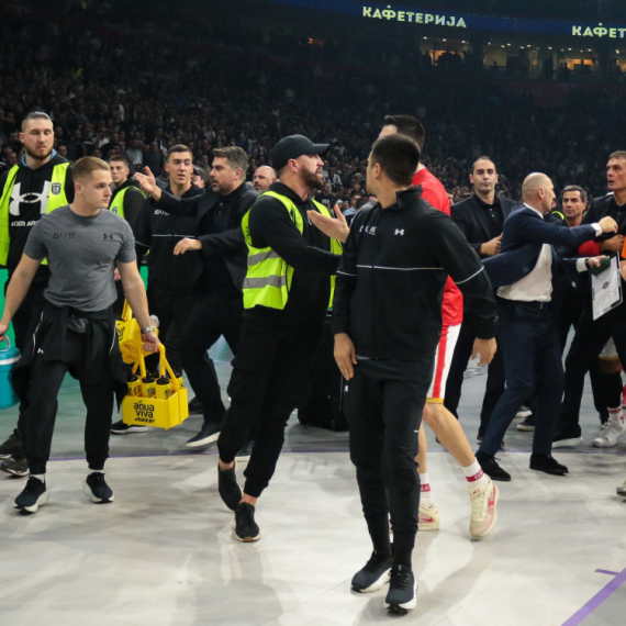 Objavljen snimak – ovo je pozadina incidenta: Barcokas "napao" Žocovog pomoćnika VIDEO