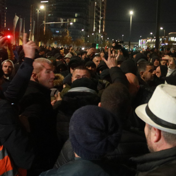 Pozivaju na nasilne proteste: "Treba da budu što žešći, da Vučiću što pre vidimo leđa" VIDEO