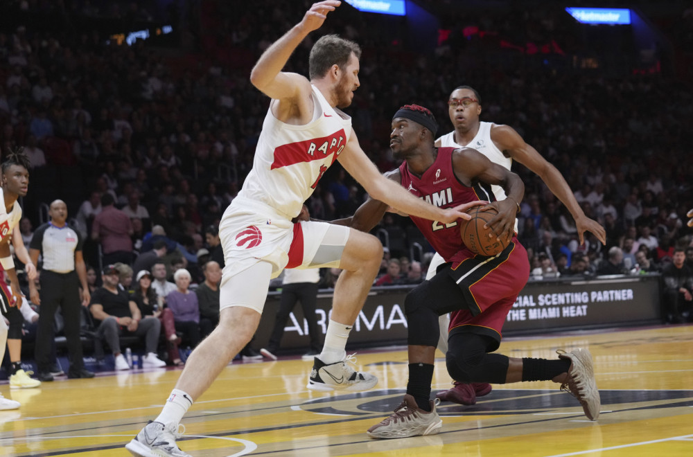 Jović opet na klupi – Batler rešetao Rajakovićev Toronto VIDEO