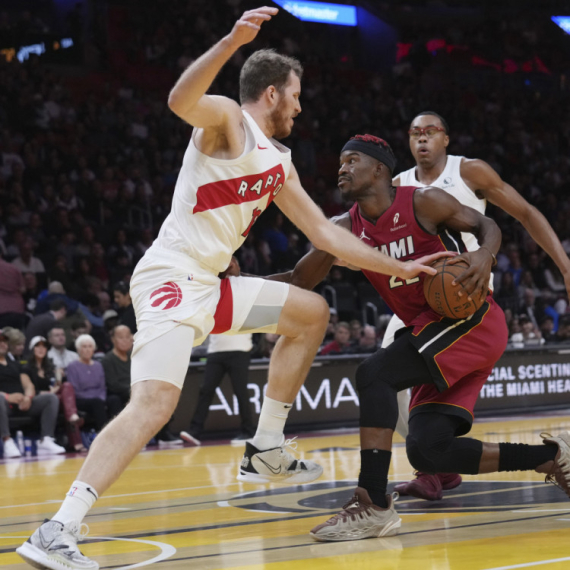 Jović opet na klupi – Batler rešetao Rajakovićev Toronto VIDEO