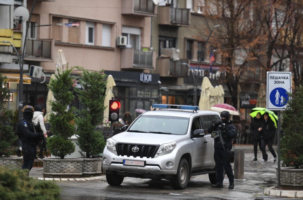 Kurti's special forces with long barrels patrolling the streets in the north of KiM PHOTO