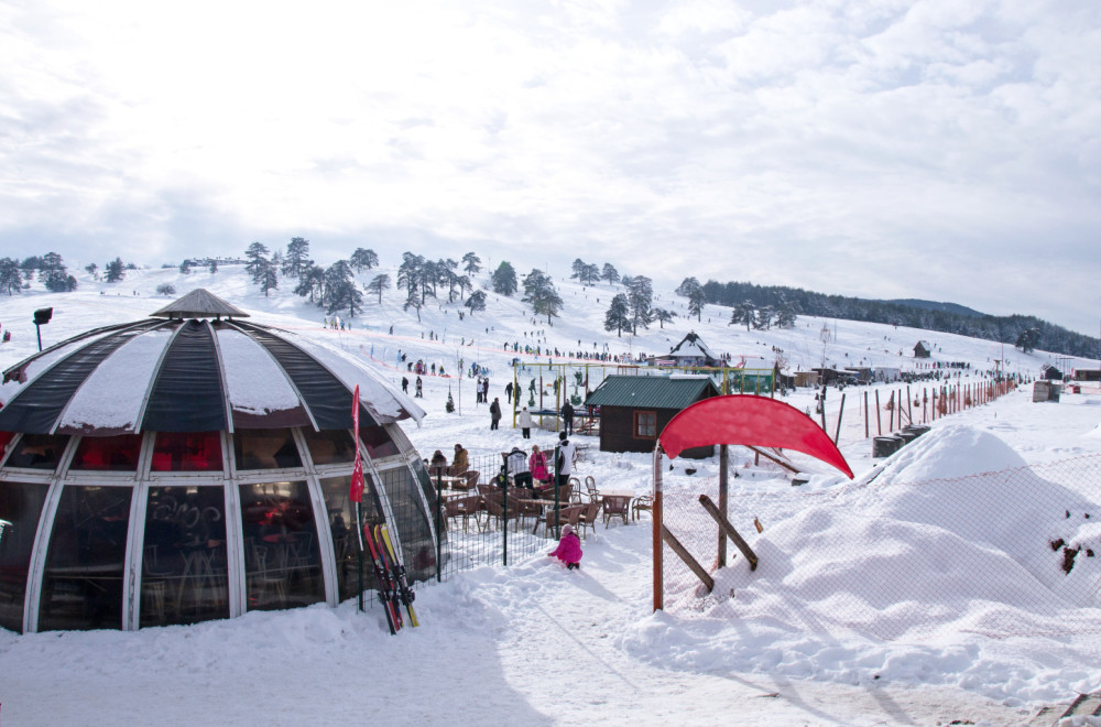 Koliko košta zimovanje na Zlatiboru? Od ski pasa do smeštaja FOTO