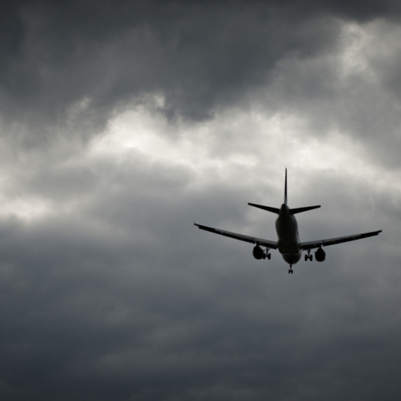 Jezive scene: Avion u Hrvatskoj ne može da sleti VIDEO