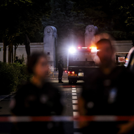 Užas na manifestaciji u Francuskoj: Srušila se metalna konstrukcija, više od 10 povređenih VIDEO