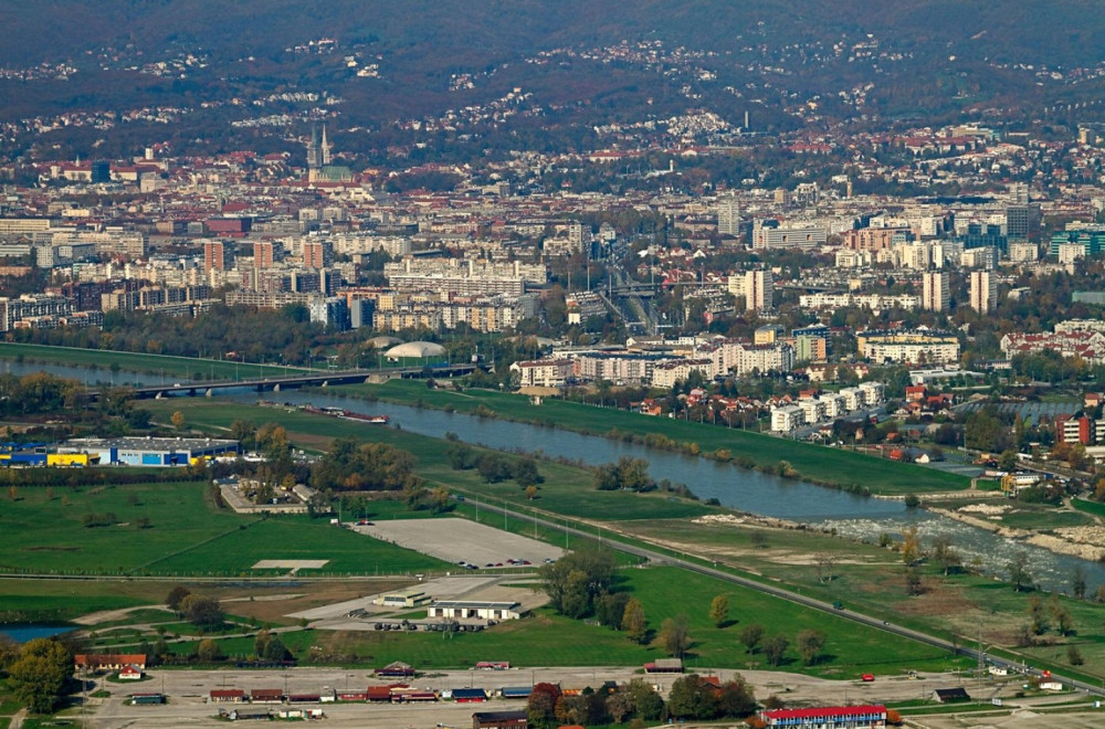 Hrvati ruše most i grade novi, i nikom ništa; Oni nemaju Mariniku i Savu koji rade za "sponzore" FOTO