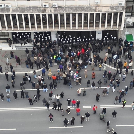 Novi debakl opozicije FOTO