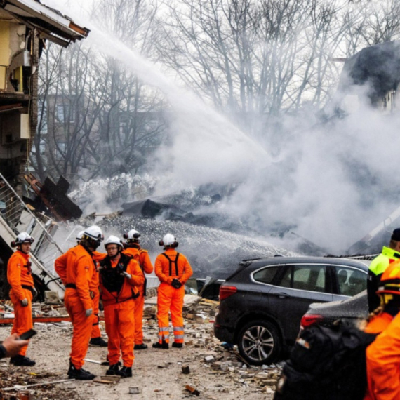 Eksplozija zatresla grad: Traga se za preživelima ispod ruševina; Među povređenima i dete FOTO/VIDEO