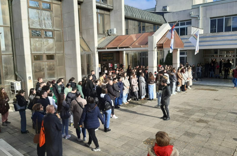 Evo ko blokira ulice na "studentskim protestima": Sve "student" do "studenta" FOTO