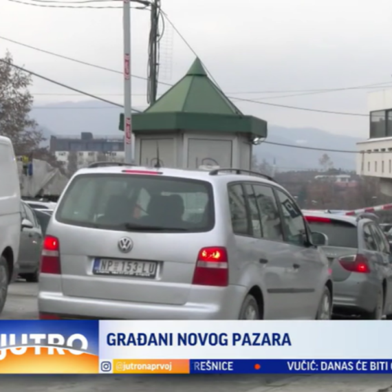 Novopazarci besni: Saobraćajni haos u centru grada, nedostaju parking mesta VIDEO