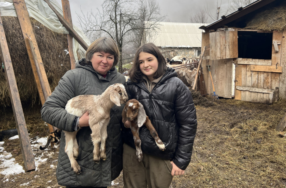 Ruskinja s porodicom živi u selu gde medveda i vukova ima više nego ljudi FOTO