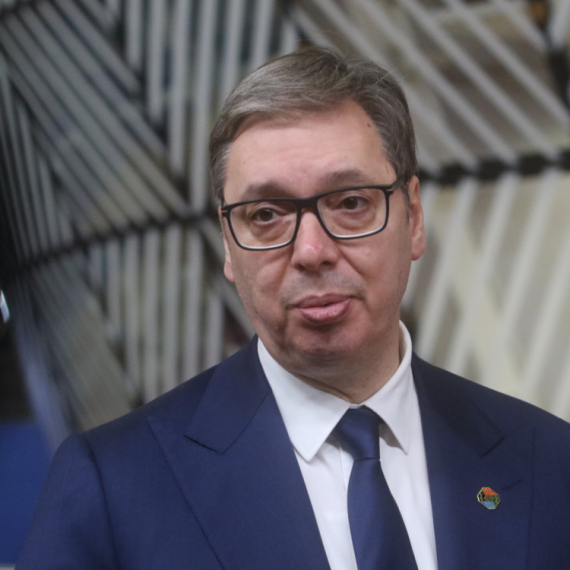 Vučić: Deca nisu vlasništvo države