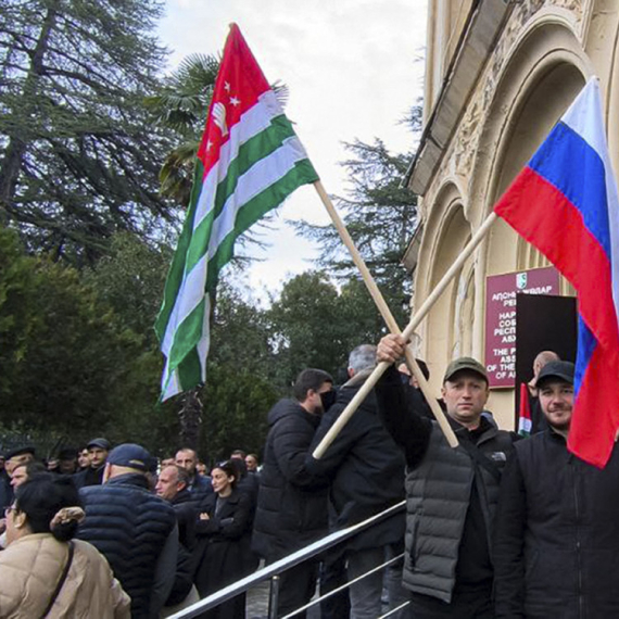 Pucnjava u palamentu Abhazije: Mrtav poslanik, drugi ranjen