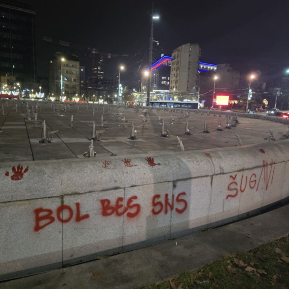 Fontana na Slaviji uništena, šteta ogromna – evo šta je ostalo nakon protesta opozicije FOTO