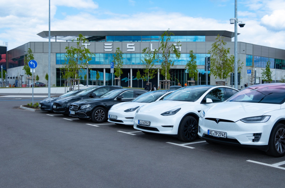 Kriza auto-industrije u Nemačkoj? Tesla ne misli tako