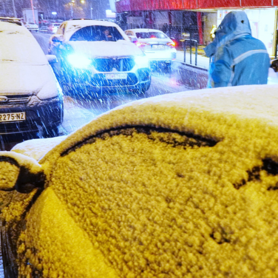 Srbija pod snegom: Na putevima napadalo i do 10 cm, poseban oprez na ovim deonicama FOTO/VIDEO