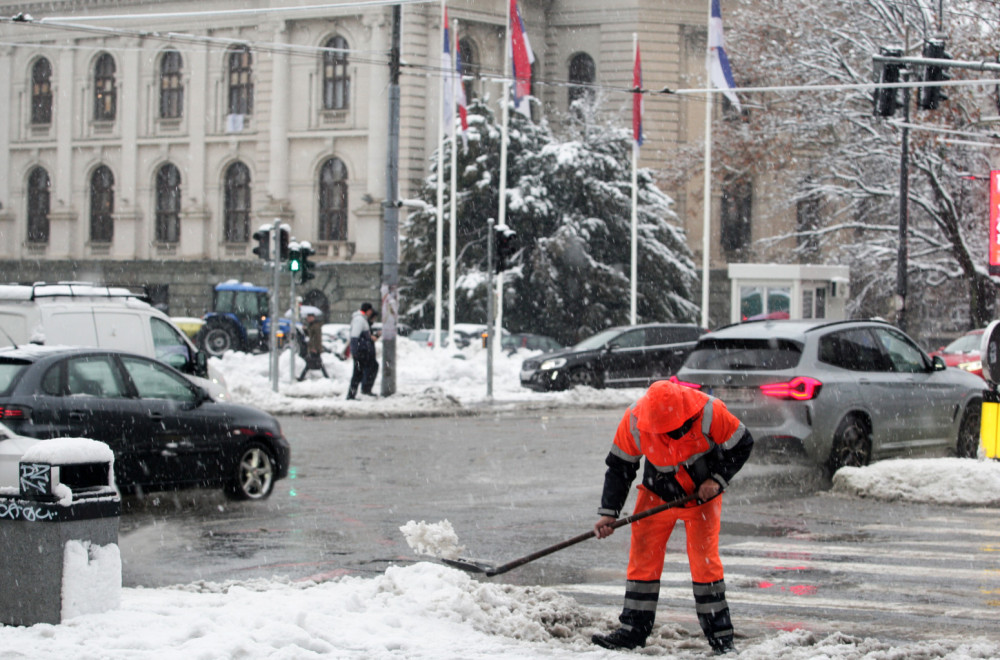 Nevreme odnelo jedan život; Pala bandera kod vrtića; Počeli problemi sa strujom FOTO/VIDEO