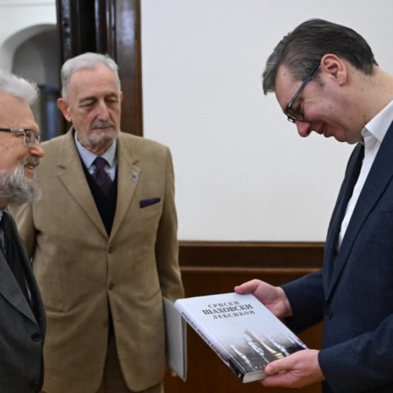 Vučić se sastao sa upravnikom Biblioteke Matice srpske FOTO