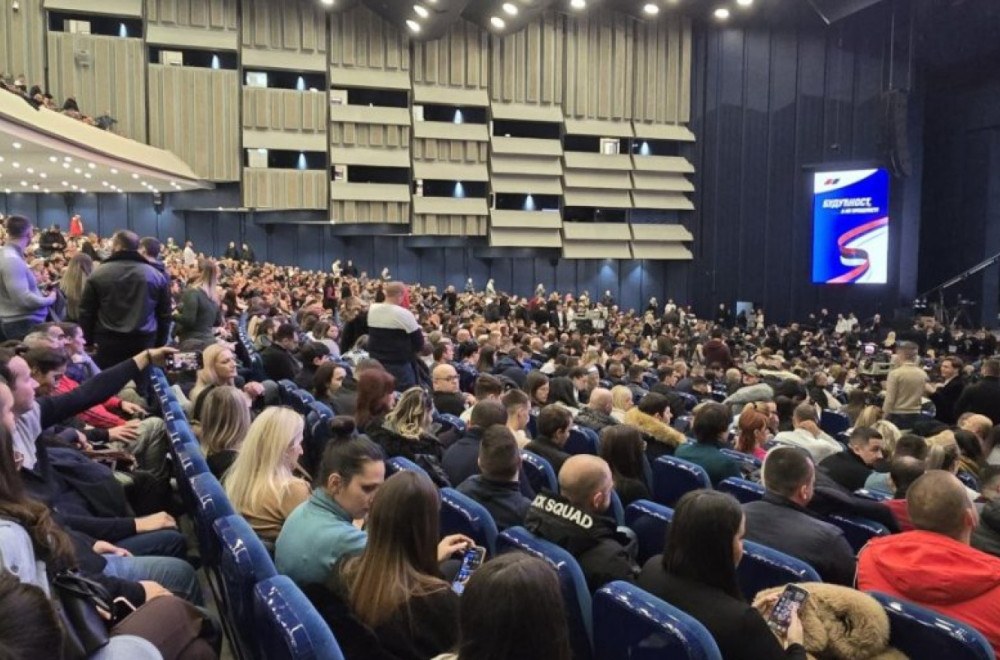 Budućnost, a ne prošlost; Puna sala – predsednik Srbije razgovaraće sa mladima