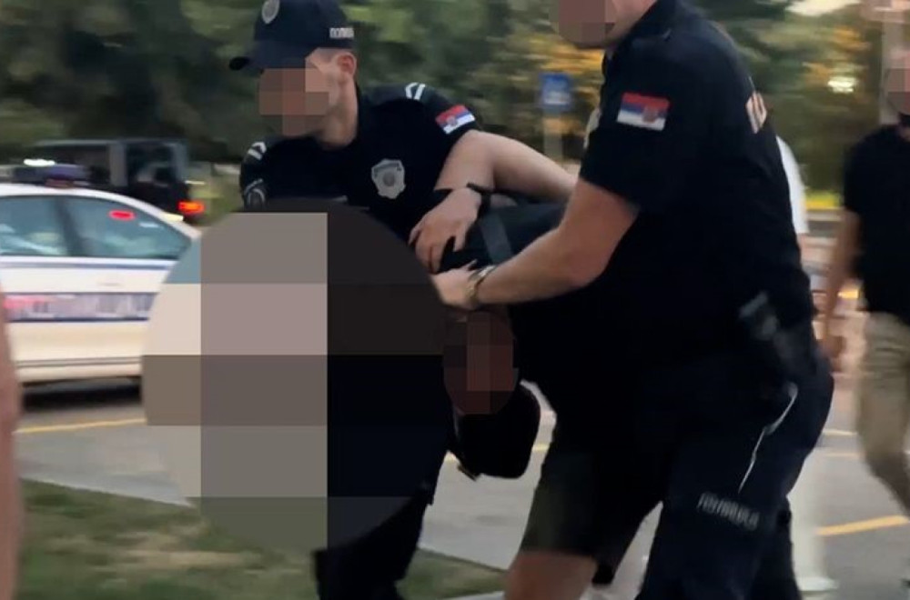 Drama u Novom Pazaru: Muškarac polomio dva zuba policajcu; U stanici napravio haos FOTO