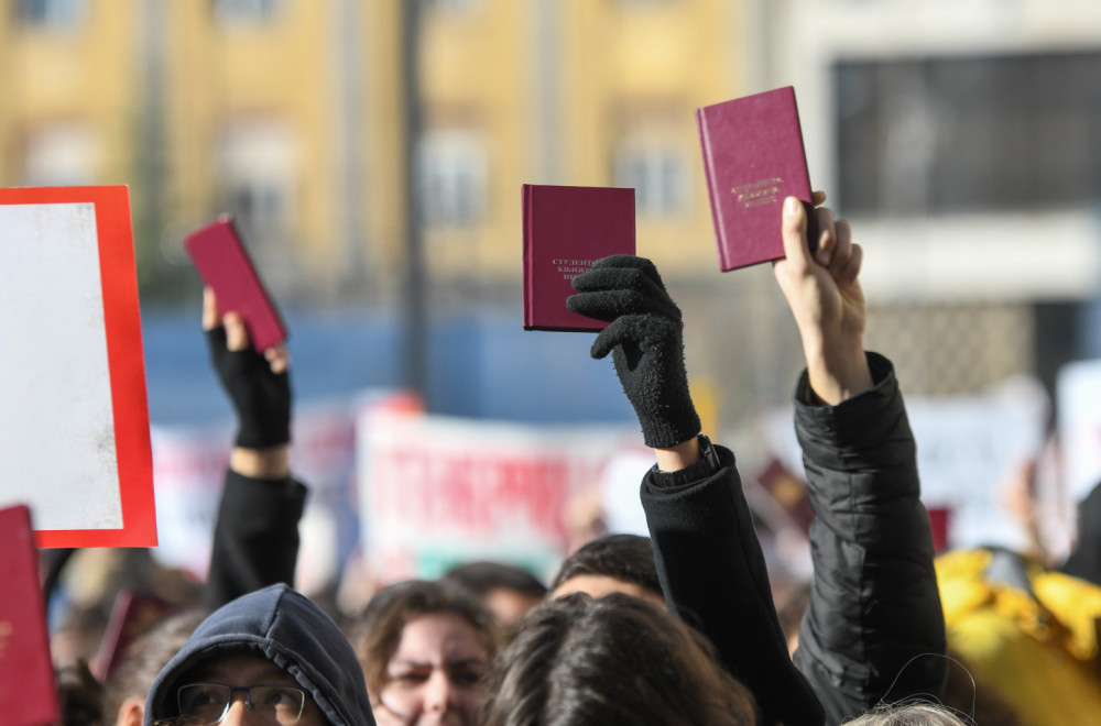 Students protesting expressed their demands: We won't talk to anyone - we expect institutions to do their job