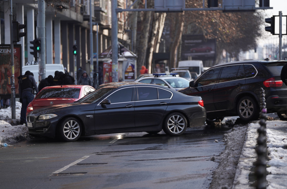 Prve slike i snimci sa mesta pucnjave u Beogradu: Ima povređenih FOTO/VIDEO