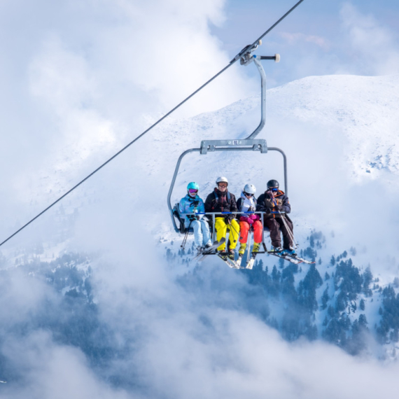 Da li je ovo zaista najjeftinije skijalište u Evropi? Evo koliko košta ski pas u Banskom FOTO