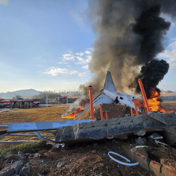 Avion izleteo sa piste, udario u zid i eksplodirao: 120 poginulih; Snimci su zastrašujući FOTO/VIDEO